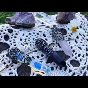 Healing crystal point necklace